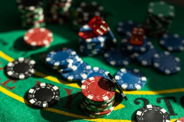 HKi8 Round-led table rhythm
